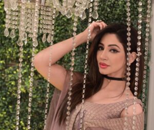 Reyhna Malhotra Sister